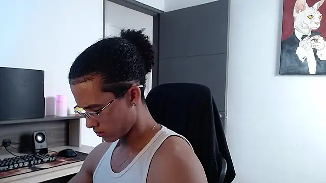 Snapshot of alejo_x3 chatting on 02/20/25, 05:41 alejo x3 online show from 02/20/25, 05:41