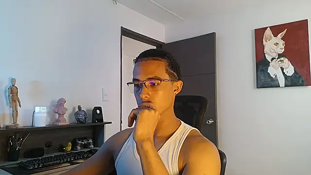 Snapshot of alejo_x3 chatting on 09/25/25, 04:24 alejo x3 online show from 09/25/25, 04:24