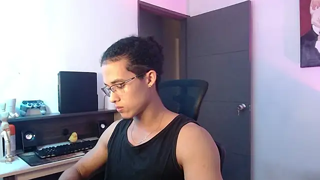 Snapshot of alejo_x3 chatting on 12/03/24, 04:31 alejo x3 online show from 12/03/24, 04:31