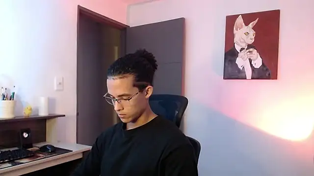 Snapshot of alejo_x3 chatting on 02/14/25, 02:18 alejo x3 online show from 02/14/25, 02:18