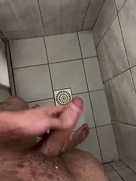 Snapshot of jhnn_ chatting on 09/19/25, 01:53 jhnn  online show from 09/19/25, 01:53