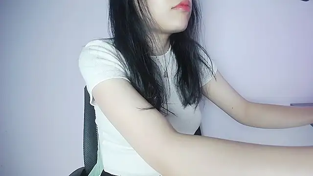 Snapshot of Baenee chatting on 02/19/25, 02:11 Baenee online show from 02/19/25, 02:11