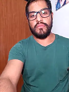 Snapshot of HombreS3n chatting on 03/01/25, 10:21 HombreS3n online show from 03/01/25, 10:21
