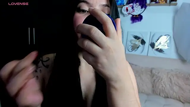 AilynRed online show from 12/14/25, 11:54