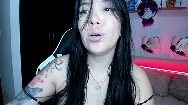 AilynRed online show from 10/30/25, 11:56