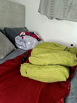 Snapshot of Babez_show chatting on 12/18/25, 06:12 Babez show online show from 12/18/25, 06:12