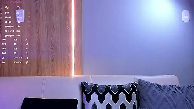 Snapshot of SymonPrince chatting on 10/26/25, 11:16 SymonPrince online show from 10/26/25, 11:16