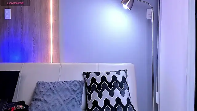 Snapshot of SymonPrince chatting on 11/28/25, 03:07 SymonPrince online show from 11/28/25, 03:07