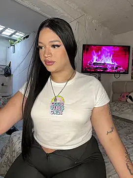 GemaGranadoss online show from 10/14/25, 09:25