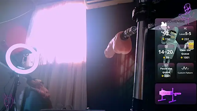 waterfalls girl online show from 11/13/25, 01:15