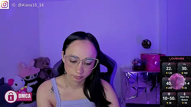 Snapshot of Alana_Pherson chatting on 09/19/25, 04:38 Alana Pherson online show from 09/19/25, 04:38