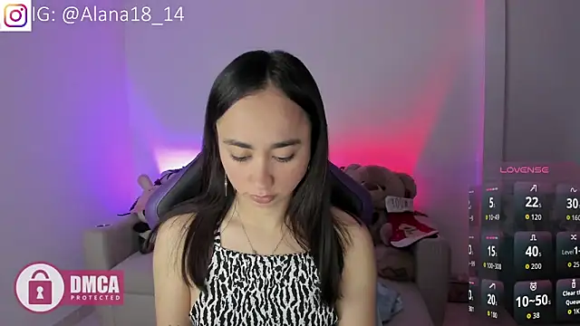 Alana Pherson online show from 12/05/25, 06:12