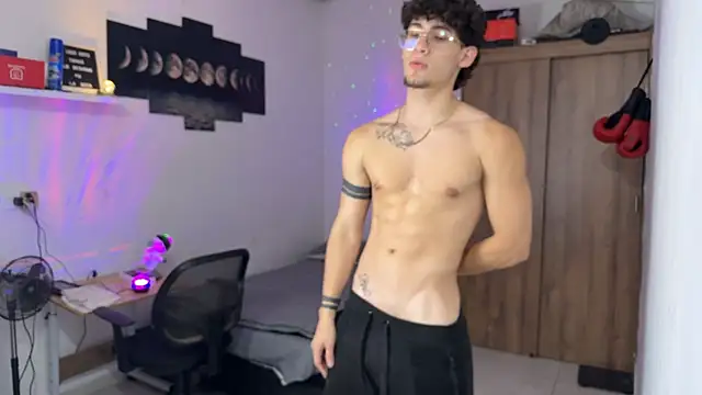 Kisan Smith online show from 11/18/25, 02:16