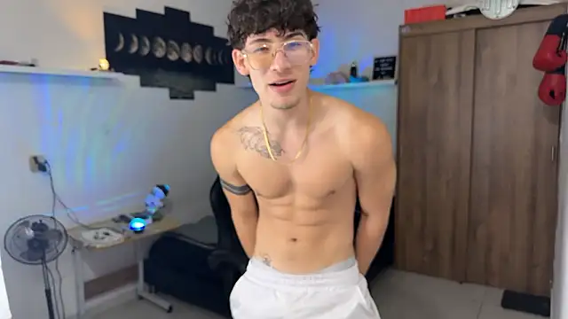 Kisan Smith online show from 02/17/26, 02:31