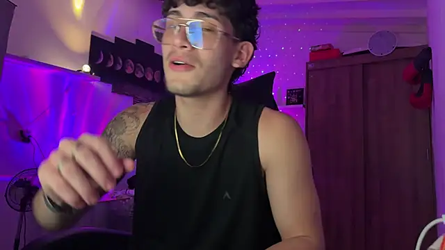 Kisan Smith online show from 03/18/26, 04:04