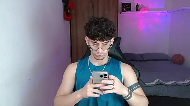 Kisan Smith online show from 03/12/26, 02:39