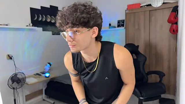 Kisan Smith online show from 02/11/26, 03:39