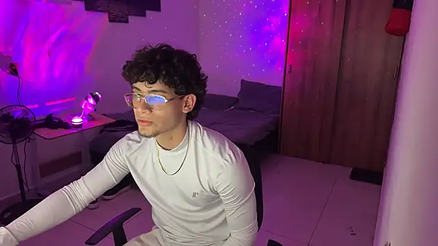 Kisan Smith online show from 12/19/25, 04:16