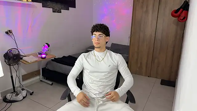 Kisan Smith online show from 11/20/25, 12:33