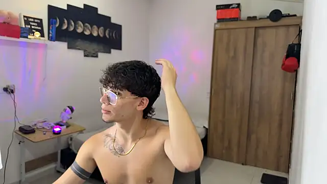 Kisan Smith online show from 11/10/25, 01:21