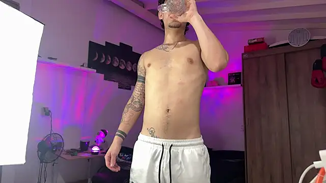 Kisan Smith online show from 03/27/26, 03:26