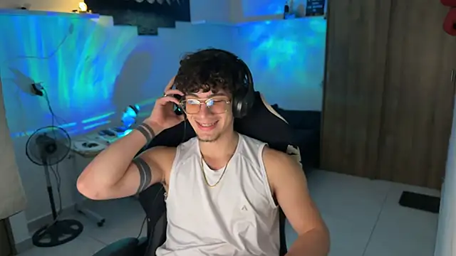 Kisan Smith online show from 02/12/26, 04:34