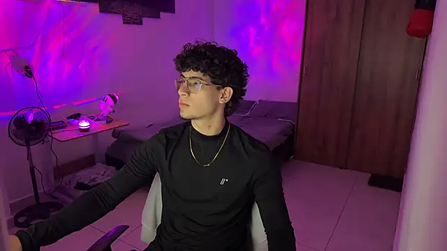 Kisan Smith online show from 12/18/25, 02:16