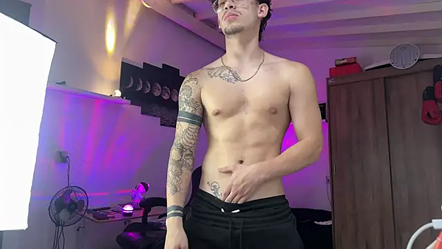 Kisan Smith online show from 04/08/26, 04:36