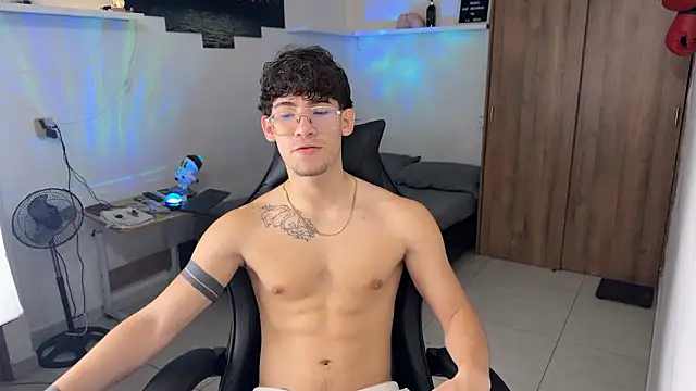 Kisan Smith online show from 02/25/26, 10:42