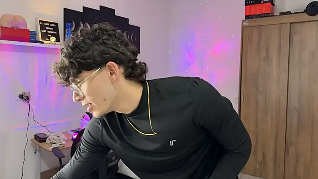 Kisan Smith online show from 11/07/25, 02:05