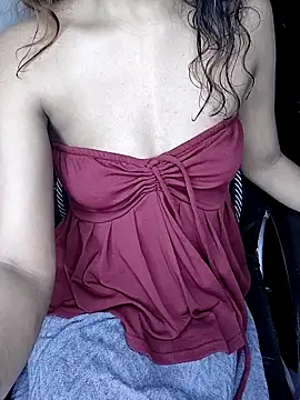 Snapshot of Leeeezzzz_roy chatting on 10/07/25, 10:22 Leeeezzzz roy online show from 10/07/25, 10:22