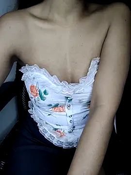 Snapshot of Leeeezzzz_roy chatting on 09/25/25, 06:03 Leeeezzzz roy online show from 09/25/25, 06:03