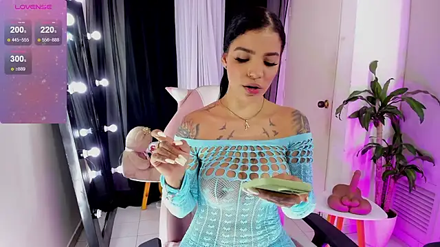 EmmaRusellx online show from 11/13/25, 10:46