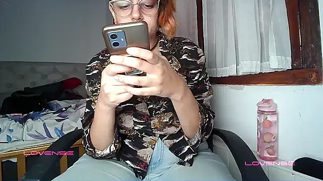 Snapshot of ConeNella chatting on 03/14/25, 03:03 ConeNella online show from 03/14/25, 03:03