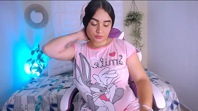 Snapshot of aurora_mcry chatting on 06/17/26, 04:34 aurora mcry online show from 06/17/26, 04:34