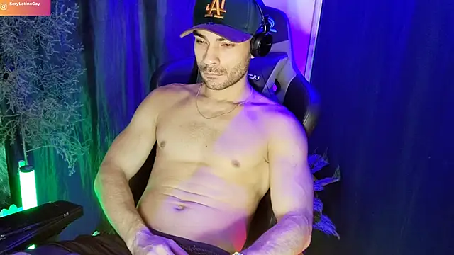 sexyboycolombi4 online show from 03/17/25, 07:57