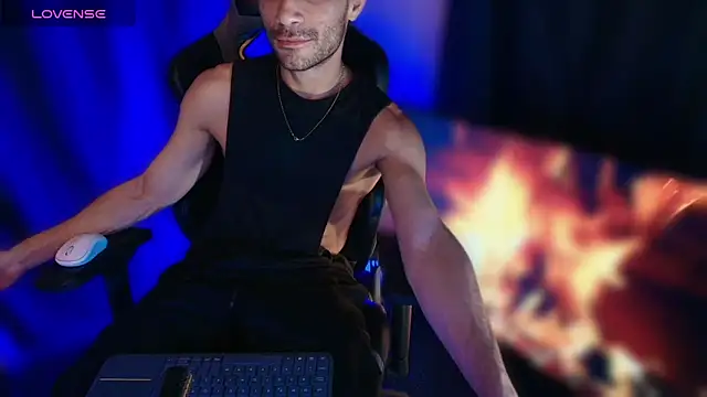 sexyboycolombi4 online show from 04/22/26, 06:31