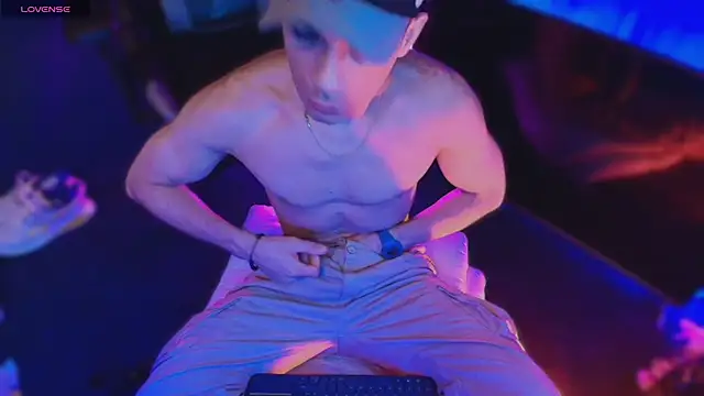 sexyboycolombi4 online show from 12/01/25, 07:53