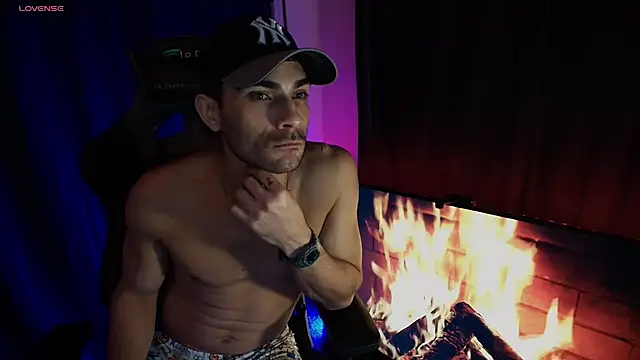 Snapshot of sexyboycolombi4 chatting on 02/26/26, 12:05 sexyboycolombi4 online show from 02/26/26, 12:05