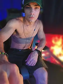 sexyboycolombi4 online show from 06/05/26, 03:11