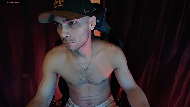 Snapshot of sexyboycolombi4 chatting on 12/21/25, 08:42 sexyboycolombi4 online show from 12/21/25, 08:42