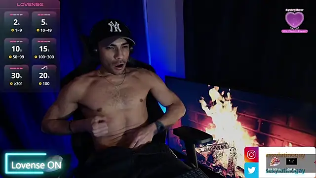 Snapshot of sexyboycolombi4 chatting on 02/17/26, 07:49 sexyboycolombi4 online show from 02/17/26, 07:49