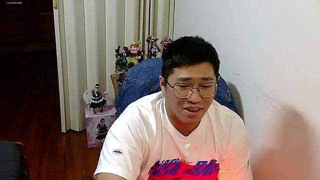 Snapshot of tfx954 chatting on 01/21/25, 04:48 tfx954 online show from 01/21/25, 04:48