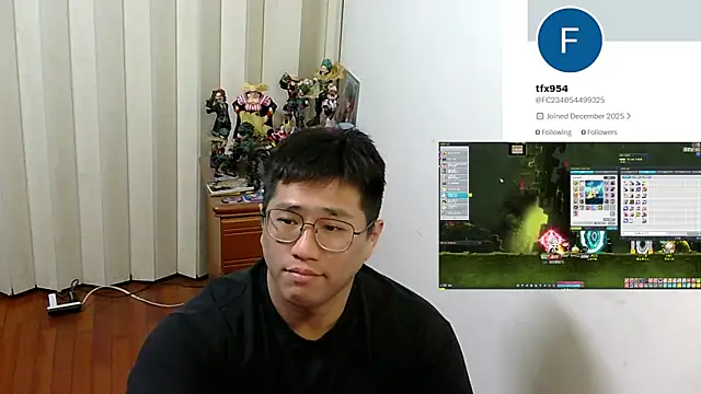 Snapshot of tfx954 chatting on 12/13/25, 08:04 tfx954 online show from 12/13/25, 08:04