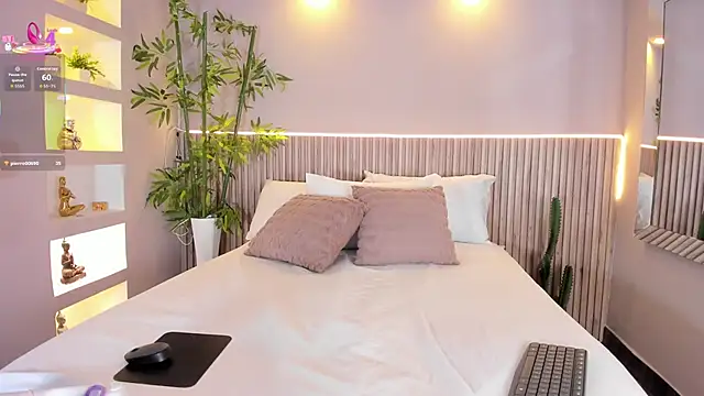 EmmilyCollson online show from 11/01/25, 05:29