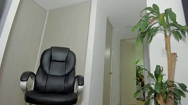 Snapshot of charlotte_tiller chatting on 11/03/25, 12:38 charlotte tiller online show from 11/03/25, 12:38