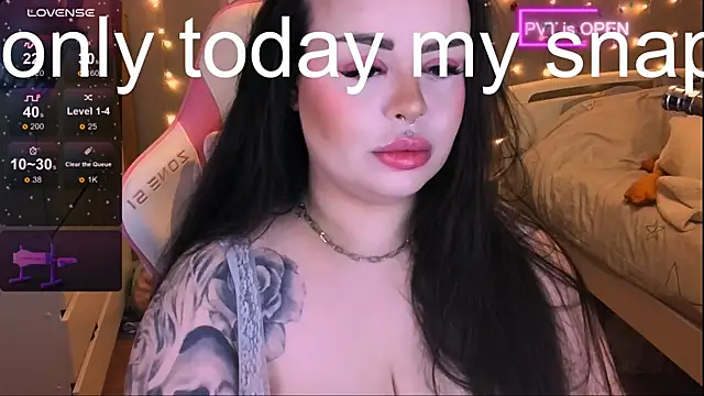 Snapshot of og_maddison chatting on 03/01/25, 10:42 og maddison online show from 03/01/25, 10:42