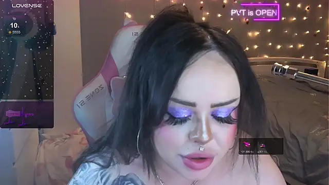 Snapshot of og_maddison chatting on 01/21/25, 12:15 og maddison online show from 01/21/25, 12:15