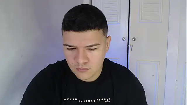 Plug Control online show from 10/12/25, 03:24