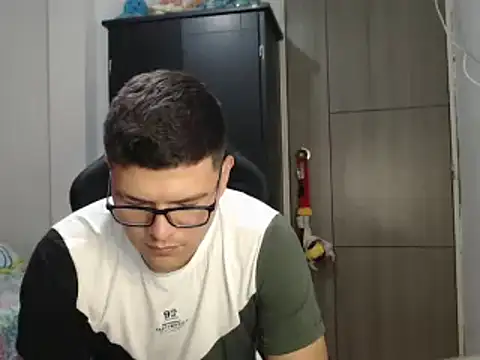 Plug Control online show from 03/04/25, 09:11